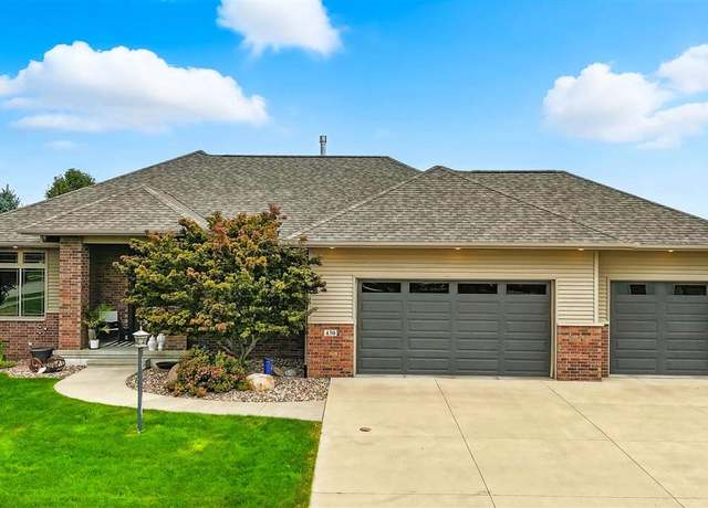 Property at 430 Carlyle Dr, North Liberty, IA 52317, 4 beds, 3 baths