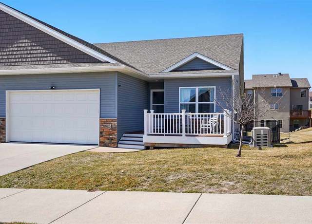 Property at 623 Croell Ave, Tiffin, IA 52340, 4 beds, 3 baths