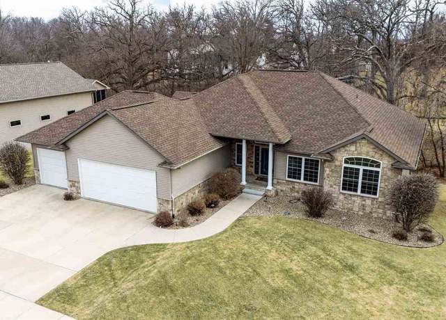 Property at 935 Oak Park Ct, Robins, IA 52328, 4 beds, 3.5 baths