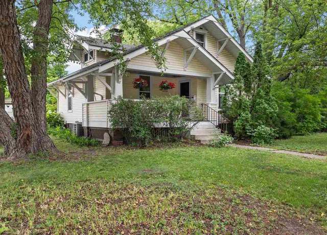 Property at 712 Walnut St, Iowa City, IA 52240, 3 beds, 1.5 baths