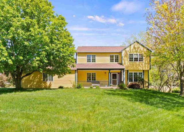 Property at 1310 Teg Dr, Iowa City, IA 52246, 5 beds, 3.5 baths