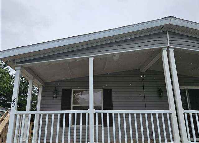 Property at 20 Erobi Ln, Iowa City, IA 52240, 3 beds, 2 baths