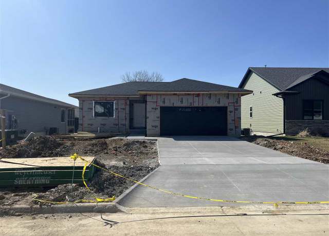 Property at 59 Huntington Dr, Iowa City, IA 52245, 3 beds, 3 baths