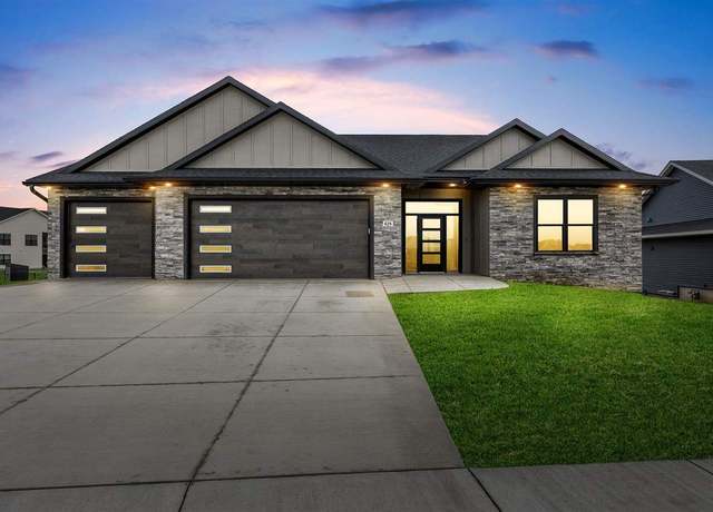 Property at 628 Rock Ridge Rd, Tiffin, IA 52340, 5 beds, 3 baths