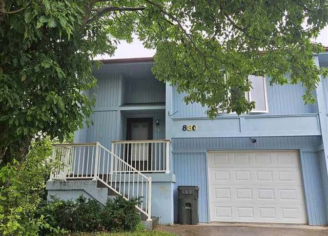 Property at 830 Dover St, Iowa City, IA 52245, 3 beds, 2 baths
