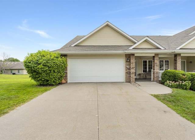 Property at 74 Brentwood Dr, Iowa City, IA 52245, 3 beds, 3 baths