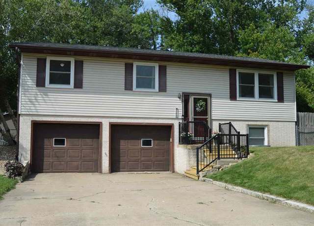 Property at 20 E Zeller St, North Liberty, IA 52317, 3 beds, 2 baths