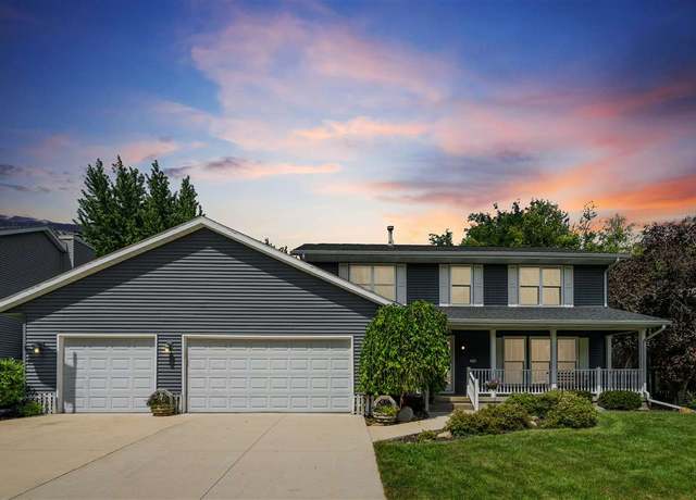 Property at 364 NE Willshire Ct, Cedar Rapids, IA 52402, 4 beds, 2.5 baths
