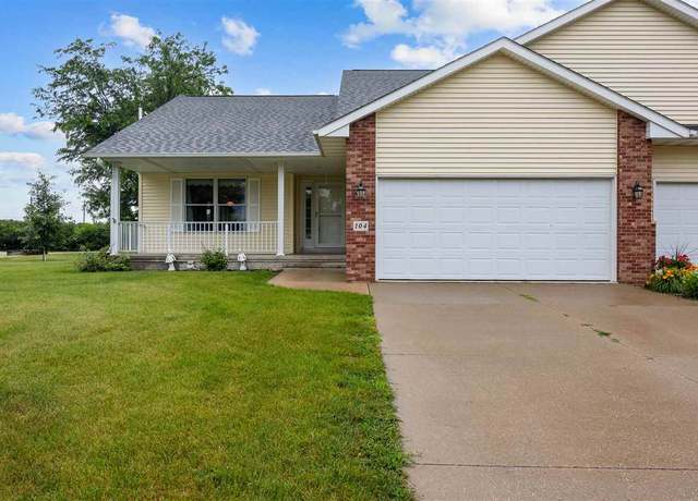 Property at 104 Country View Dr, Mechanicsville, IA 52306, 2 beds, 2 baths