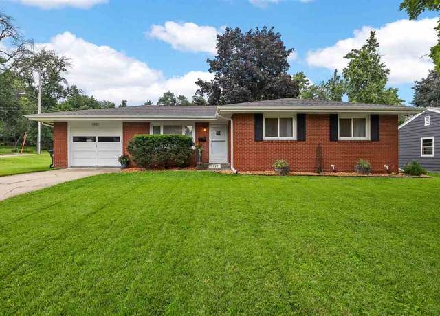 Property at 1727 Glendale Rd, Iowa City, IA 52245, 3 beds, 2 baths