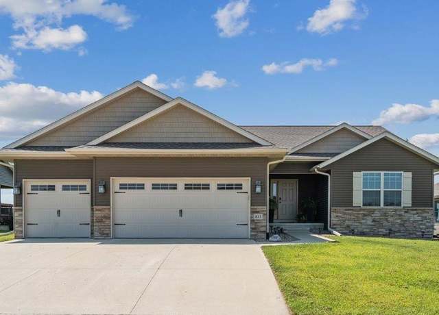 Property at 835 Prairie St, North Liberty, IA 52317, 4 beds, 3 baths