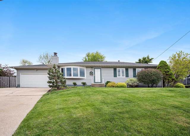 Property at 710 Grant Wood Dr. Dr SE, Cedar Rapids, IA 52403, 3 beds, 2 baths