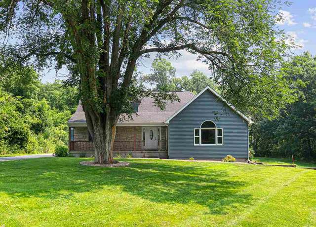 Property at 1618 NE Curtis Bridge Rd, Swisher, IA 52338, 4 beds, 3.5 baths