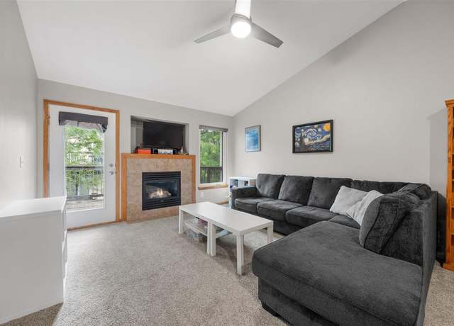 Property at 1005 Twilight Dr, North Liberty, IA 52317, 3 beds, 2 baths