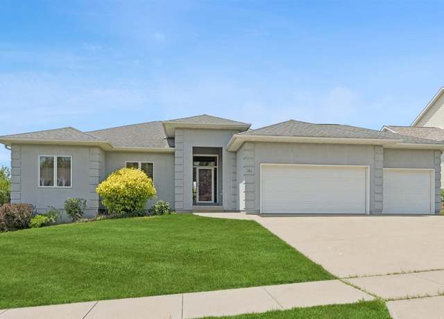 Property at 931 Tamarack Trl, Iowa City, IA 52245, 5 beds, 3 baths