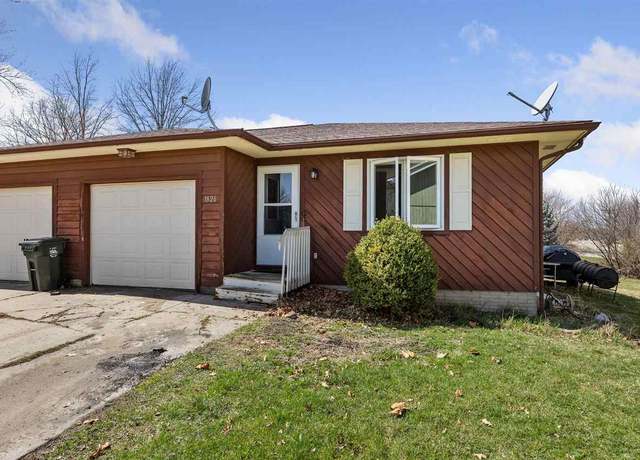 Property at 1826 Hollywood Blvd, Iowa City, IA 52240, 4 beds, 2 baths