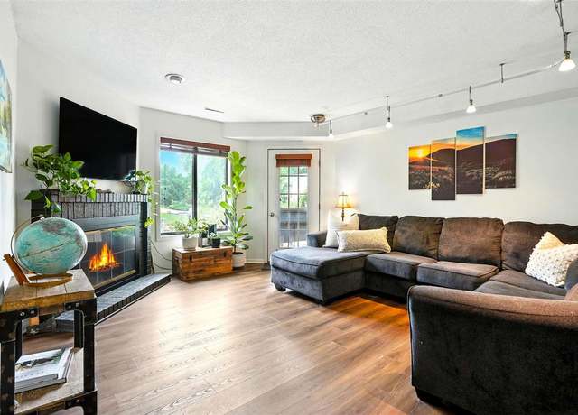 Property at 2040 Holiday Rd Unit B1, Coralville, IA 52241, 2 beds, 1.5 baths