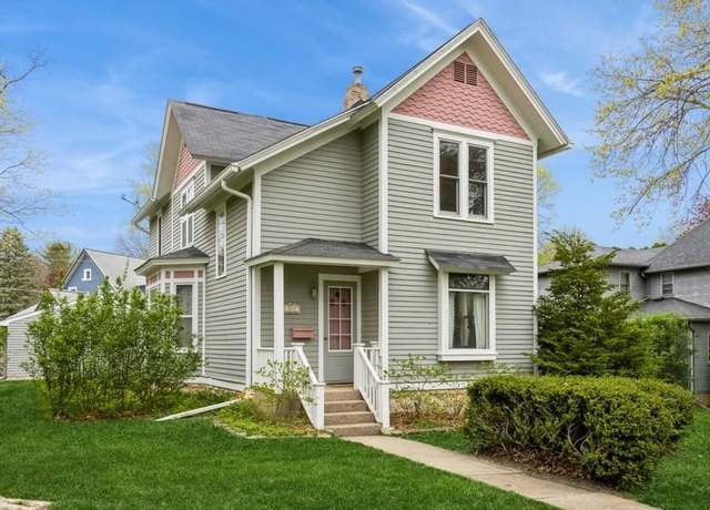 Property at 313 5th Ave Ave NW, Mt Vernon, IA 52314, 4 beds, 2 baths