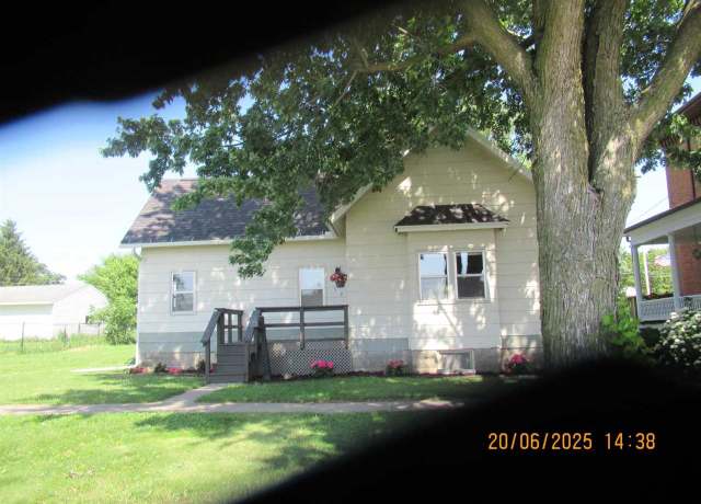 Property at 302 Meridian St, IA 52772, 3 beds, 1.5 baths