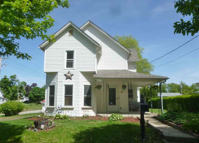 Property at 908 Lynn St, Tipton, IA 52772, 3 beds, 1.5 baths