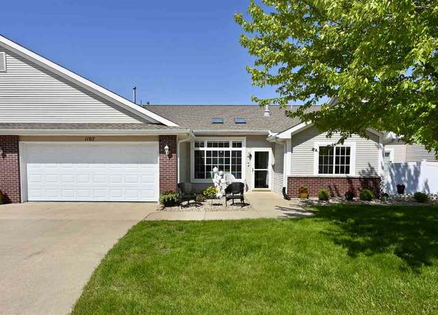 Property at 1107 74th St St NE, Cedar Rapids, IA 52402, 2 beds, 2 baths