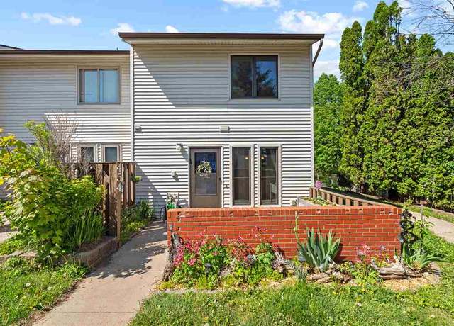 Property at 454 Hawaii Ct, Iowa City, IA 52246, 2 beds, 1.5 baths
