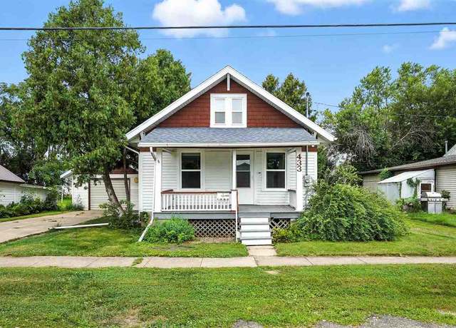 Property at 433 S 8th Ave, Washington, IA 52353, 2 beds, 1.5 baths