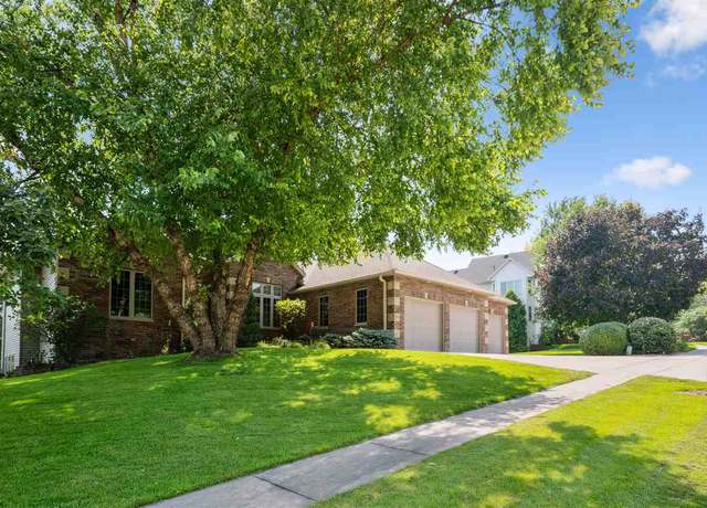 Property at 1969 Highview Rd, Coralville, IA 52241, 4 beds, 4 baths
