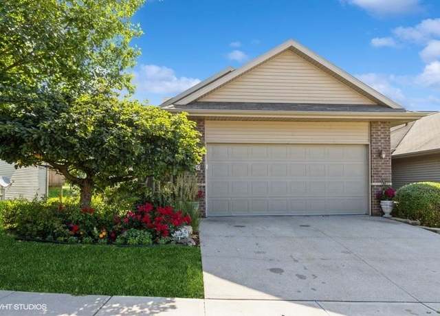 Property at 150 Broadmoor Ln, Iowa City, IA 52245, 3 beds, 2 baths