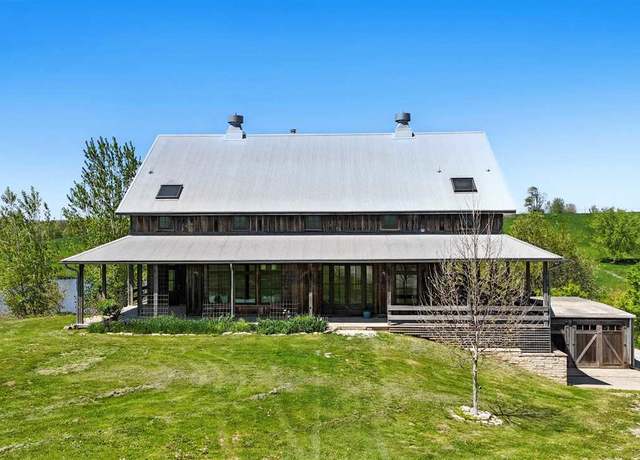 Property at 2363 305th St, North English, IA 52316, 4 beds, 3.5 baths