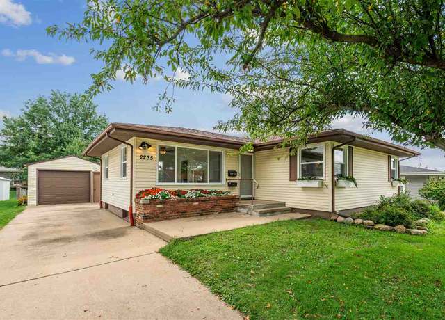 Property at 2235 1st Ave, Marion, IA 52302, 3 beds, 2 baths