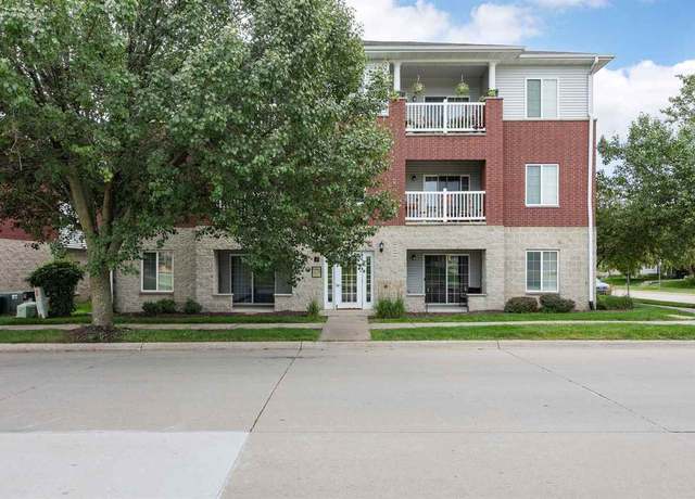 Property at 4301 York Pl, Iowa City, IA 52245, 2 beds, 1 bath