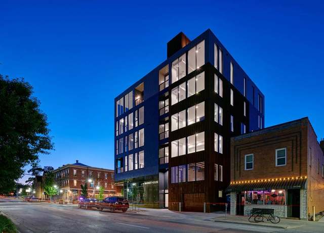Property at 202 N Linn St #203, Iowa City, IA 52245, 2 beds, 2.5 baths