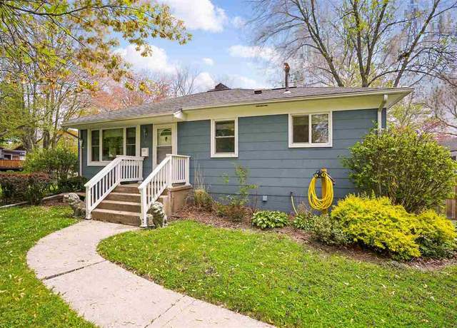 Property at 704 4th Ave, Iowa City, IA 52245, 2 beds, 1.5 baths