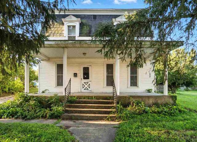 Property at 605 W Main St, Anamosa, IA 52205, 3 beds, 2.5 baths