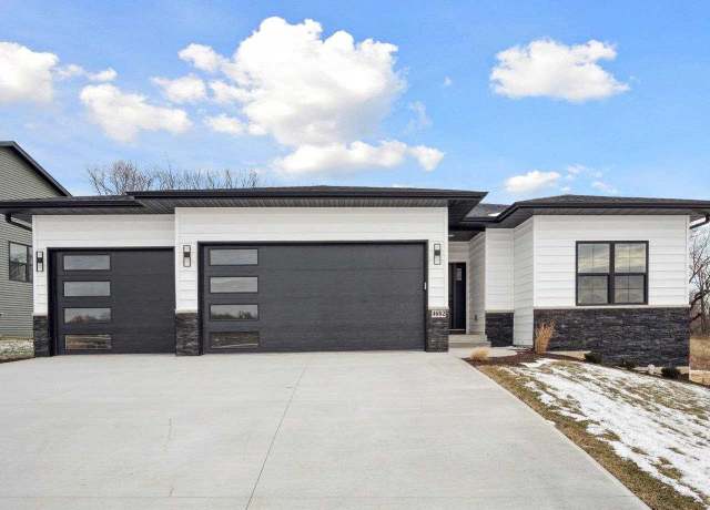 Property at 4662 Preston Ln, Iowa City, IA 52246, 4 beds, 3 baths