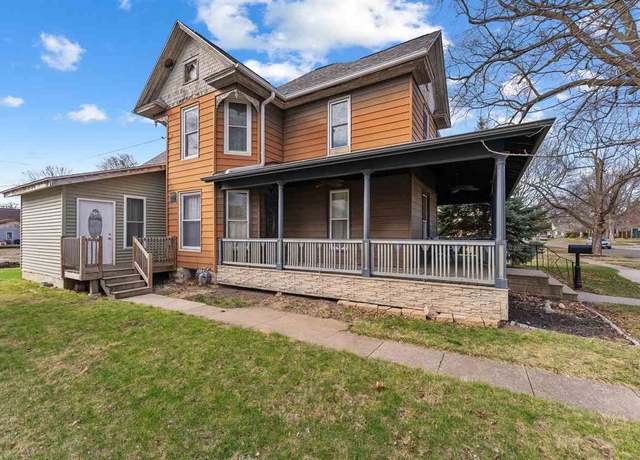 Property at 609 N Iowa Ave, Washington, IA 52353, 4 beds, 2 baths
