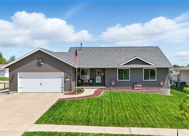 Property at 655 S 22nd St, Marion, IA 52302, 4 beds, 3 baths