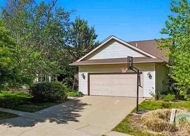 Property at 205 E Dovetail Dr, Coralville, IA 52241, 4 beds, 3 baths