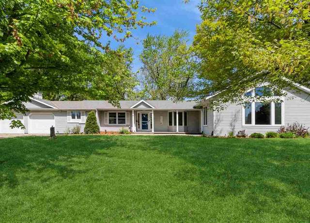 Property at 1035 Circle Dr, Wellman, IA 52356, 6 beds, 3.5 baths