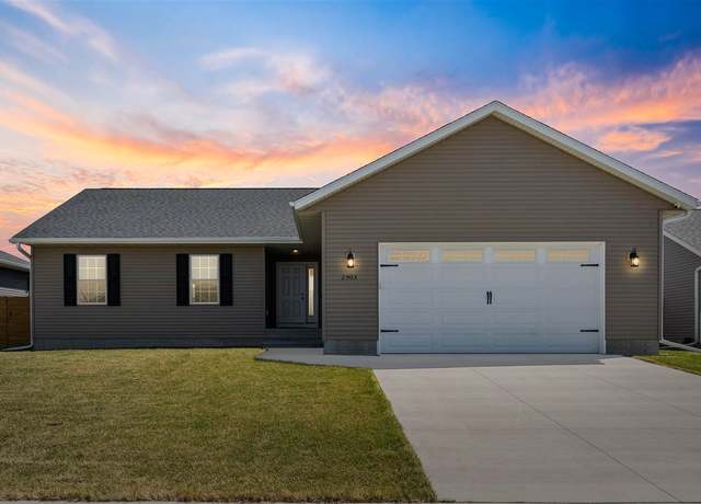 Property at 2903 Belle St SW, Cedar Rapids, IA 52404, 4 beds, 3 baths