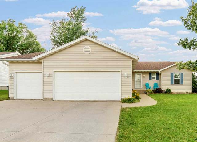 Property at 2200 50th St, Marion, IA 52302, 5 beds, 3 baths