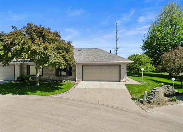 Property at 82 Oberlin St, Iowa City, IA 52245, 2 beds, 2 baths