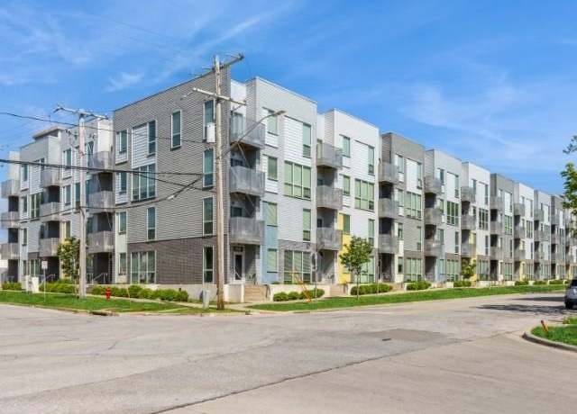 Property at 575 S Dubuque St, Iowa City, IA 52240, 2 beds, 2.5 baths
