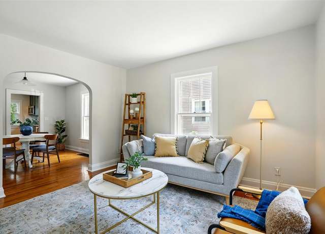 Property at 1124 Franklin St, Iowa City, IA 52240, 3 beds, 2 baths