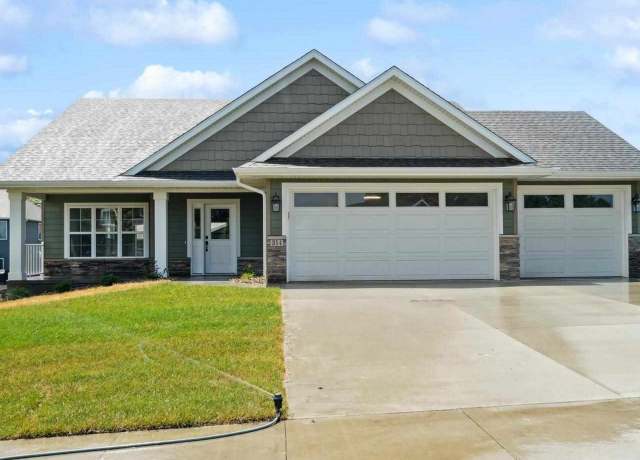 Property at 314 Sierra Trce, Coralville, IA 52241, 5 beds, 3 baths