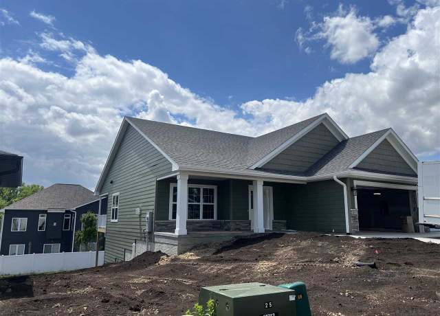 Property at 314 Sierra Trce, Coralville, IA 52241, 5 beds, 3 baths