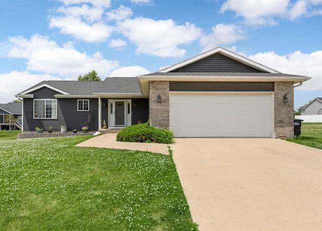 Property at 1990 Geode St, Marion, IA 52302, 3 beds, 3 baths