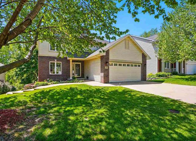 Property at 100 E Dovetail Dr, Coralville, IA 52241, 3 beds, 3.5 baths