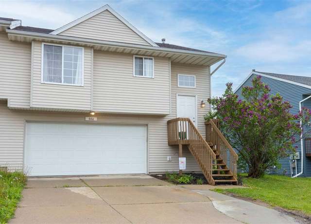 Property at 660 Hodge St, North Liberty, IA 52317, 3 beds, 2 baths